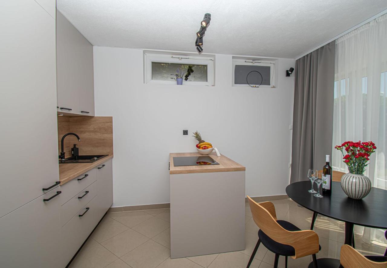 Beachfront Apartments Gabine Kastela Ngoại thất bức ảnh