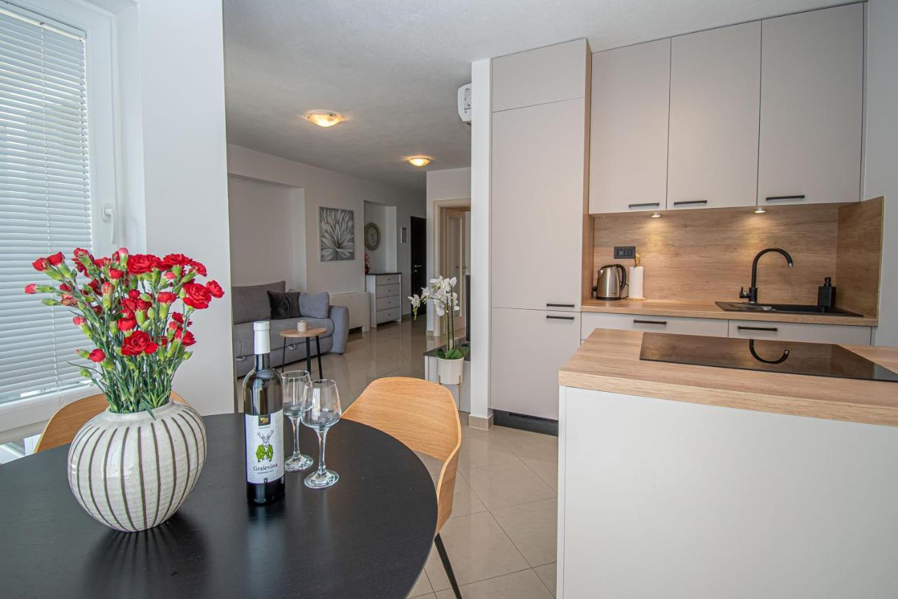 Beachfront Apartments Gabine Kastela Ngoại thất bức ảnh